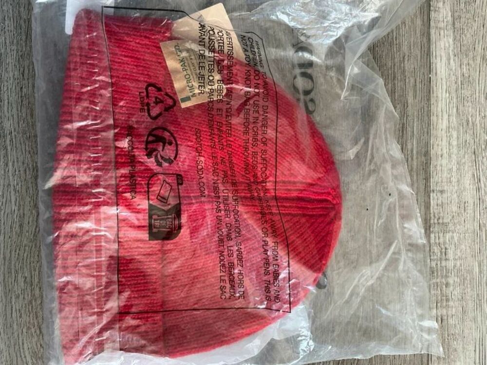 Scotch & Soda Red Knit Beanie – One Size – New with Tags